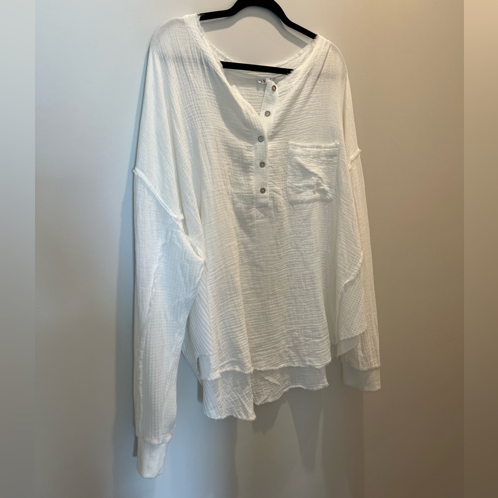 AEMI + CO white tunic.